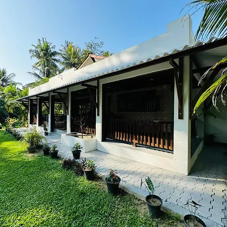 Mangroves Homestay Ahangama Exterior photo